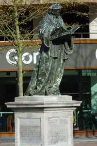 Standbeeld Erasmus